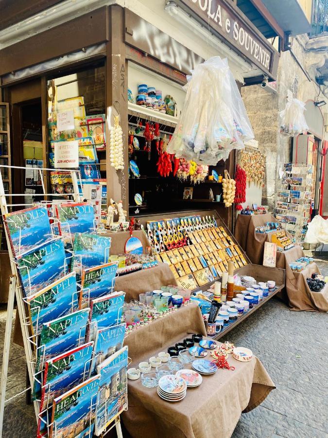Casa Ninetta - Spaccanapoli - Il Tipico Pianterreno Della Napoli Antica! Buitenkant foto