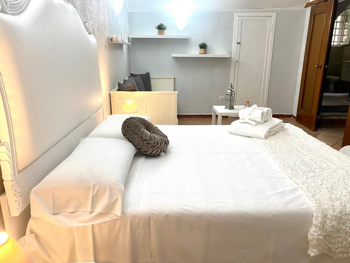 Casa Ninetta - Spaccanapoli - Il Tipico Pianterreno Della Napoli Antica! Buitenkant foto