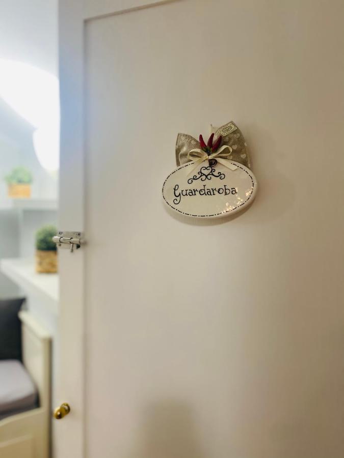 Casa Ninetta - Spaccanapoli - Il Tipico Pianterreno Della Napoli Antica! Buitenkant foto