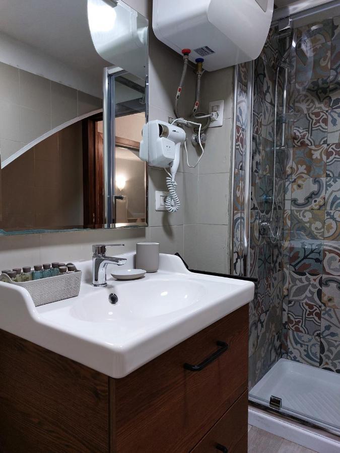 Casa Ninetta - Spaccanapoli - Il Tipico Pianterreno Della Napoli Antica! Buitenkant foto