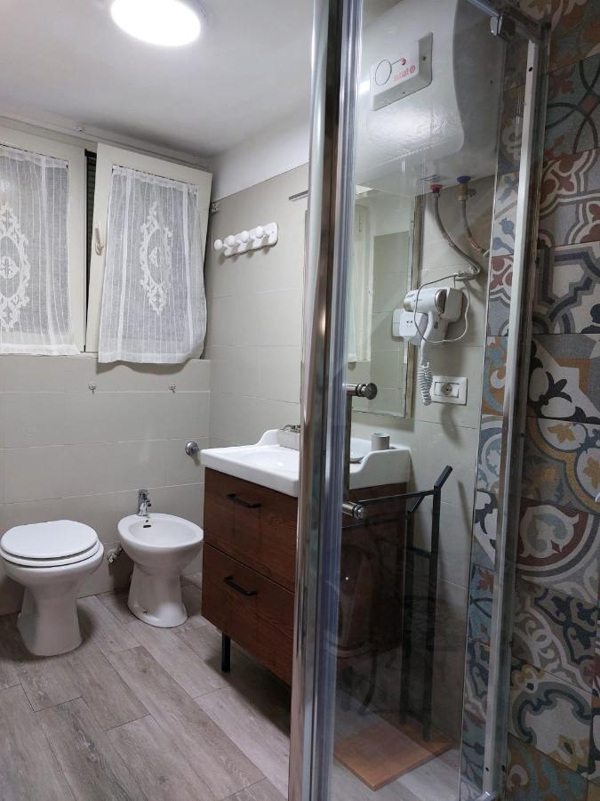 Casa Ninetta - Spaccanapoli - Il Tipico Pianterreno Della Napoli Antica! Buitenkant foto
